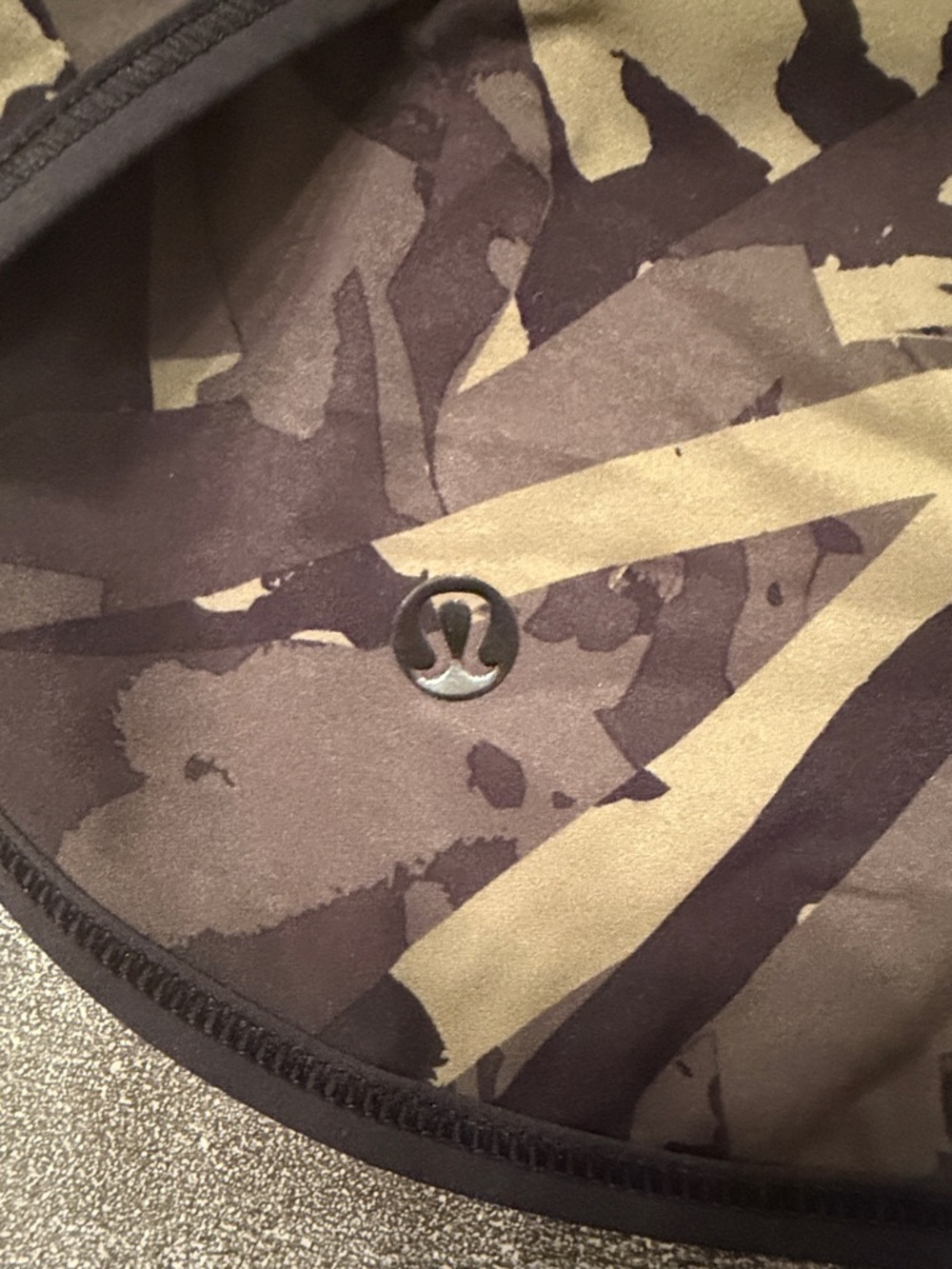 Lululemon H2O Olive Camo Speed up  Shorts with Black Waistband - Picture 2 of 3